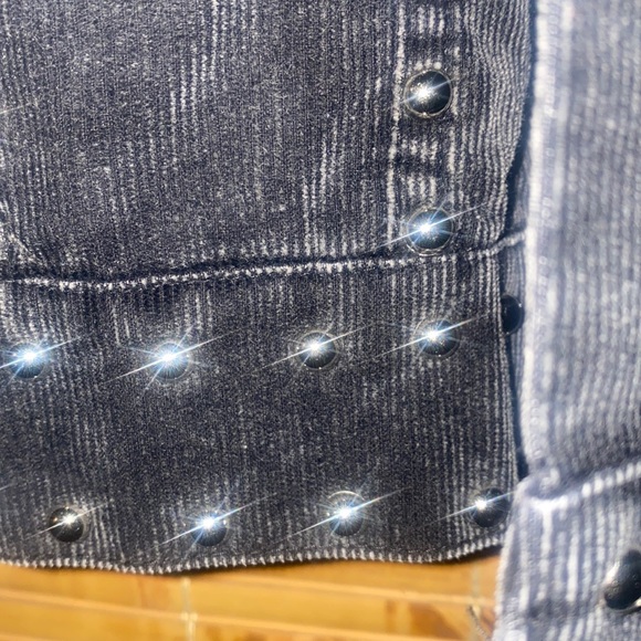 Super cute women’s black studded corduroy Shacket! Size medium, worn once! - Picture 5 of 5